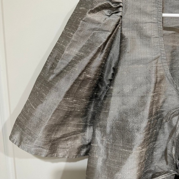 Maison Cleo Silver Silk Blouse Size S/M/L - Picture 10 of 13